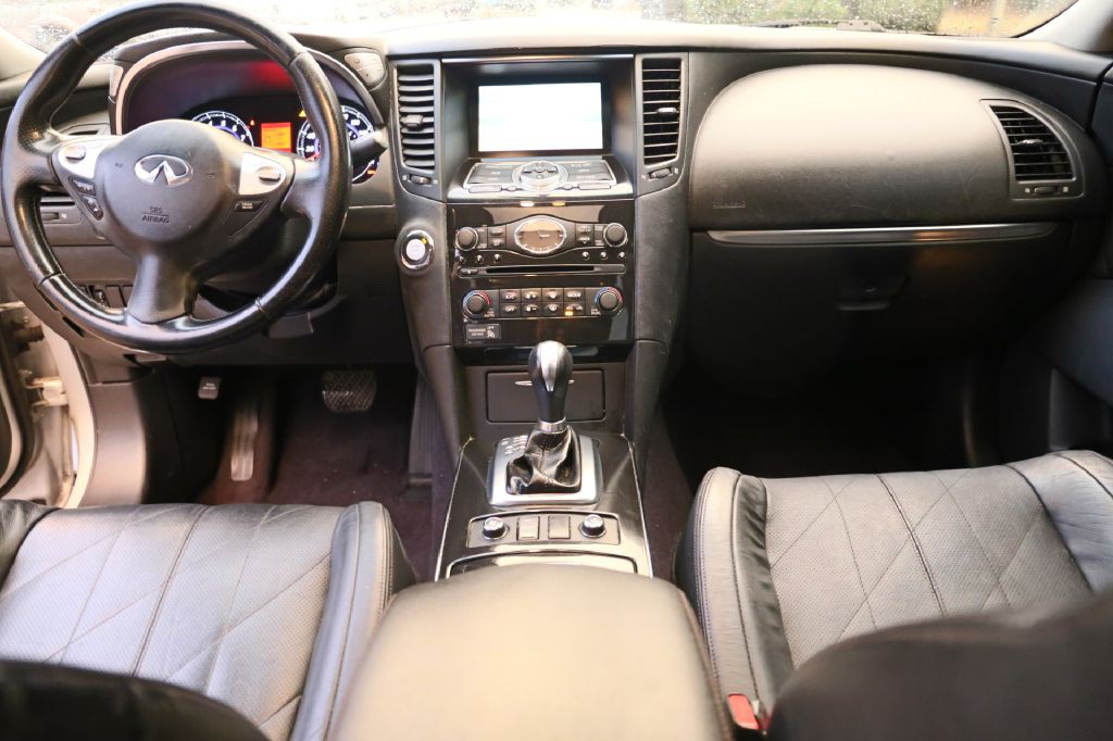 2010 INFINITI FX35 Image 15