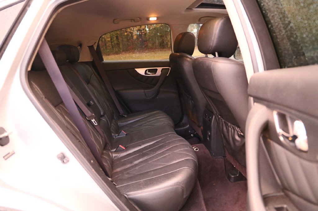 2010 INFINITI FX35 Image 18