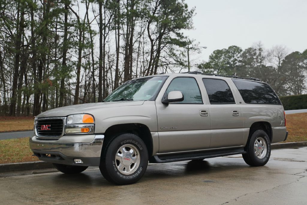 2002 GMC Yukon Image 1