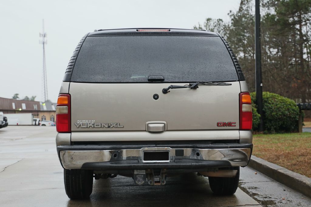 2002 GMC Yukon Image 4
