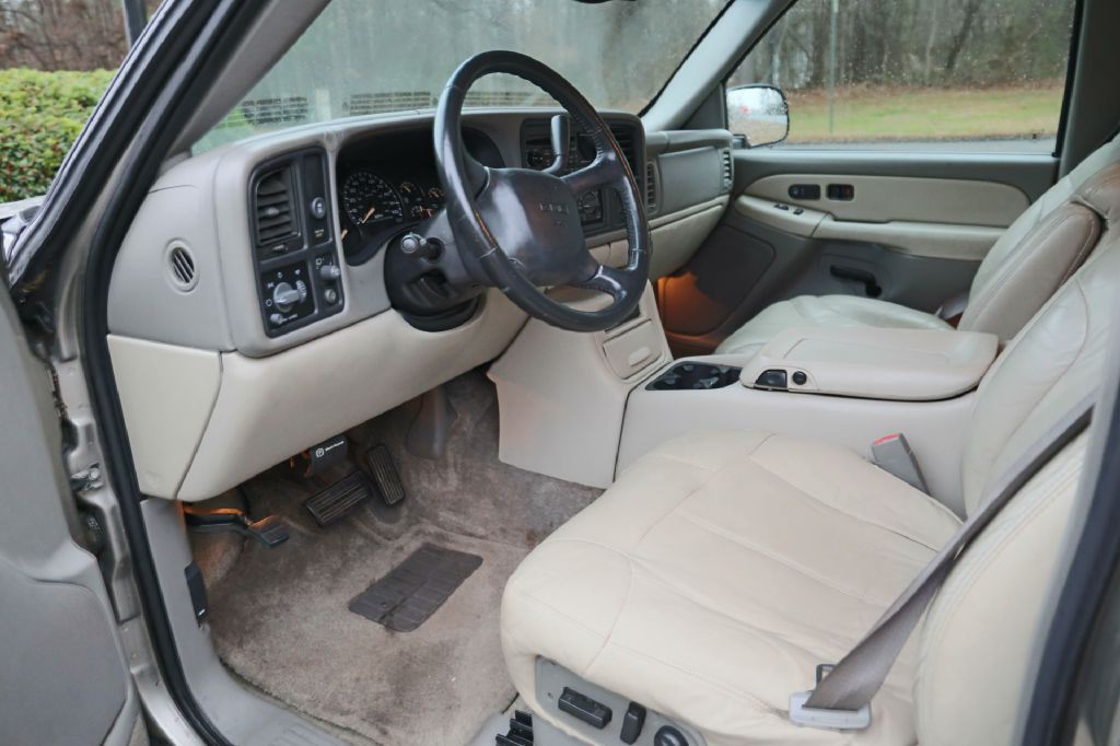 2002 GMC Yukon Image 9