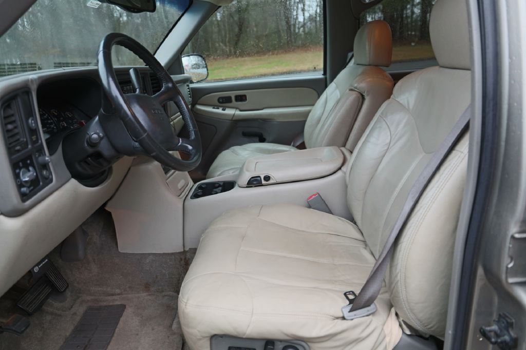 2002 GMC Yukon Image 10