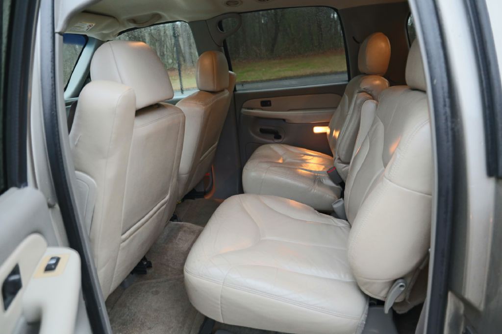 2002 GMC Yukon Image 12