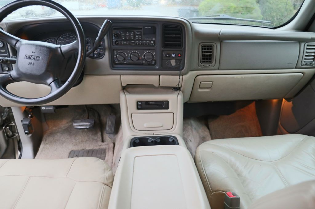 2002 GMC Yukon Image 13