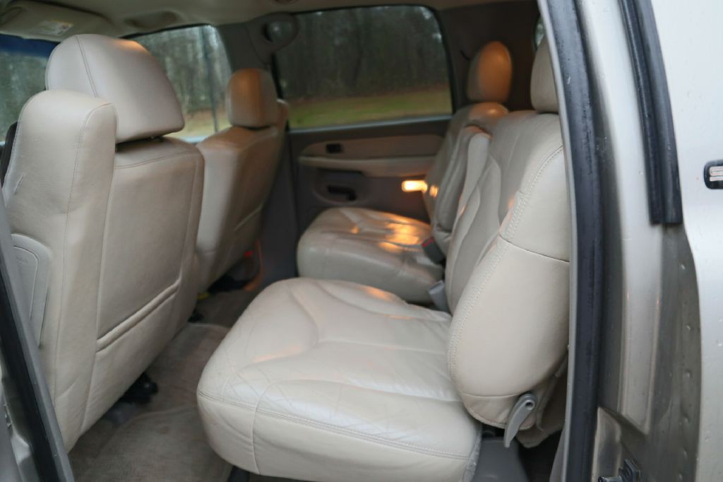 2002 GMC Yukon Image 14