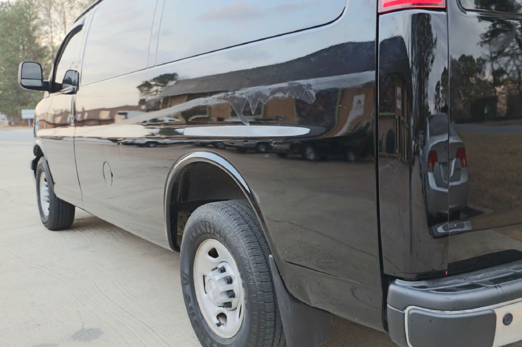 2018 Chevrolet Express Image 7