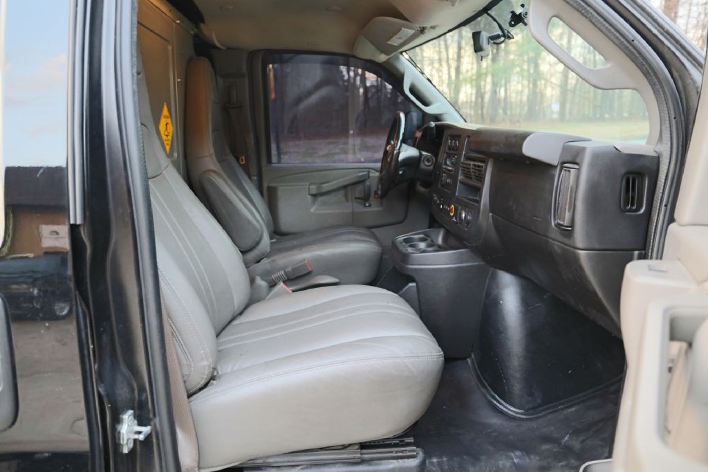 2018 Chevrolet Express Image 21