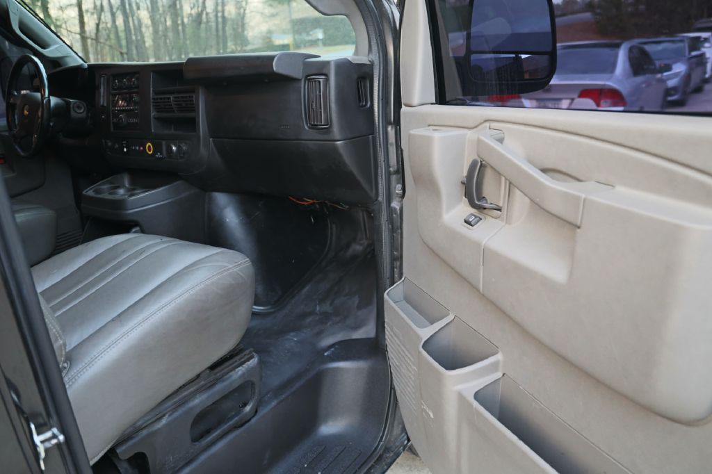 2018 Chevrolet Express Image 22