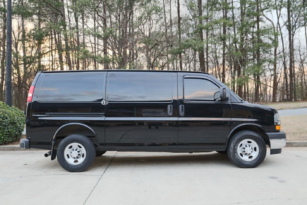 2018 Chevrolet Express Image 9