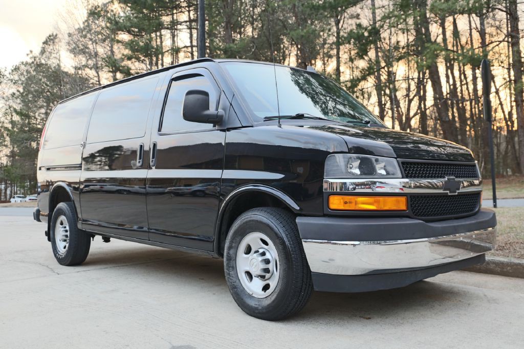 2018 Chevrolet Express Image 10