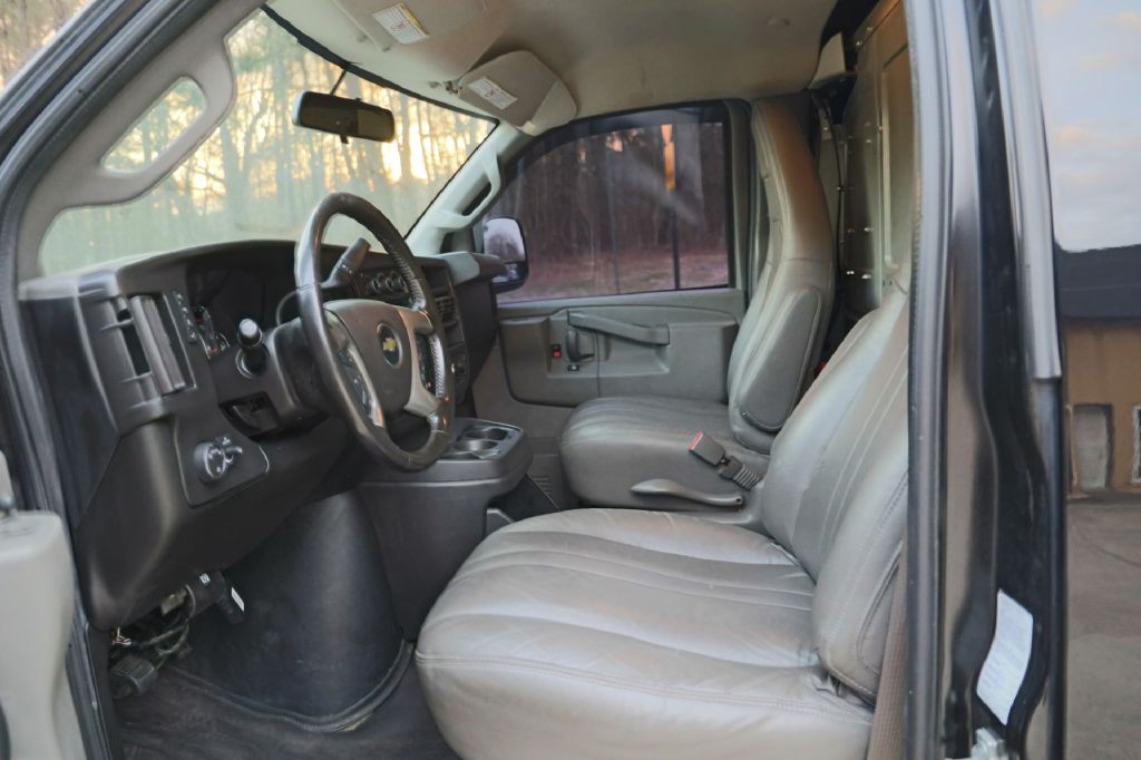 2018 Chevrolet Express Image 13