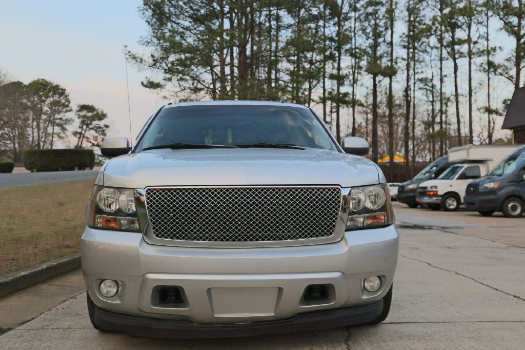 2010 Chevrolet Avalanche Image 5