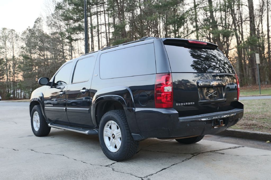 2008 Chevrolet Suburban Image 3