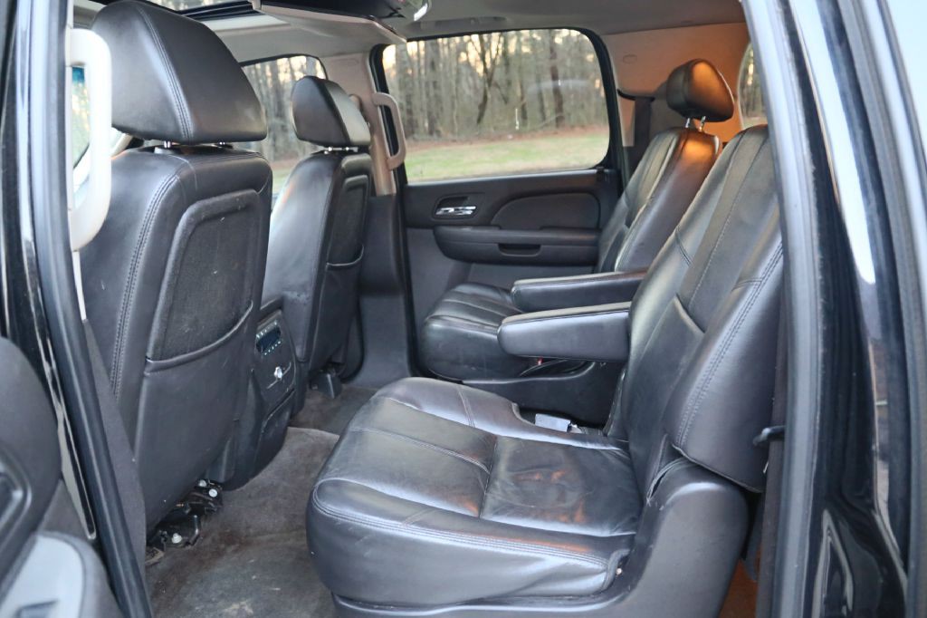 2008 Chevrolet Suburban Image 16