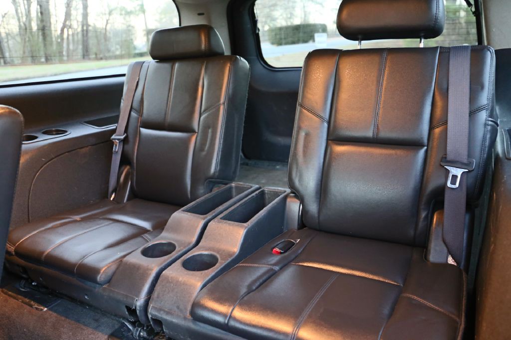 2008 Chevrolet Suburban Image 17
