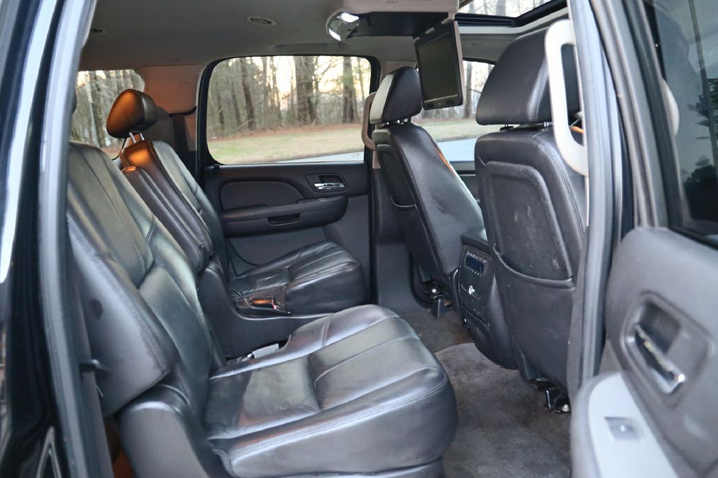 2008 Chevrolet Suburban Image 19