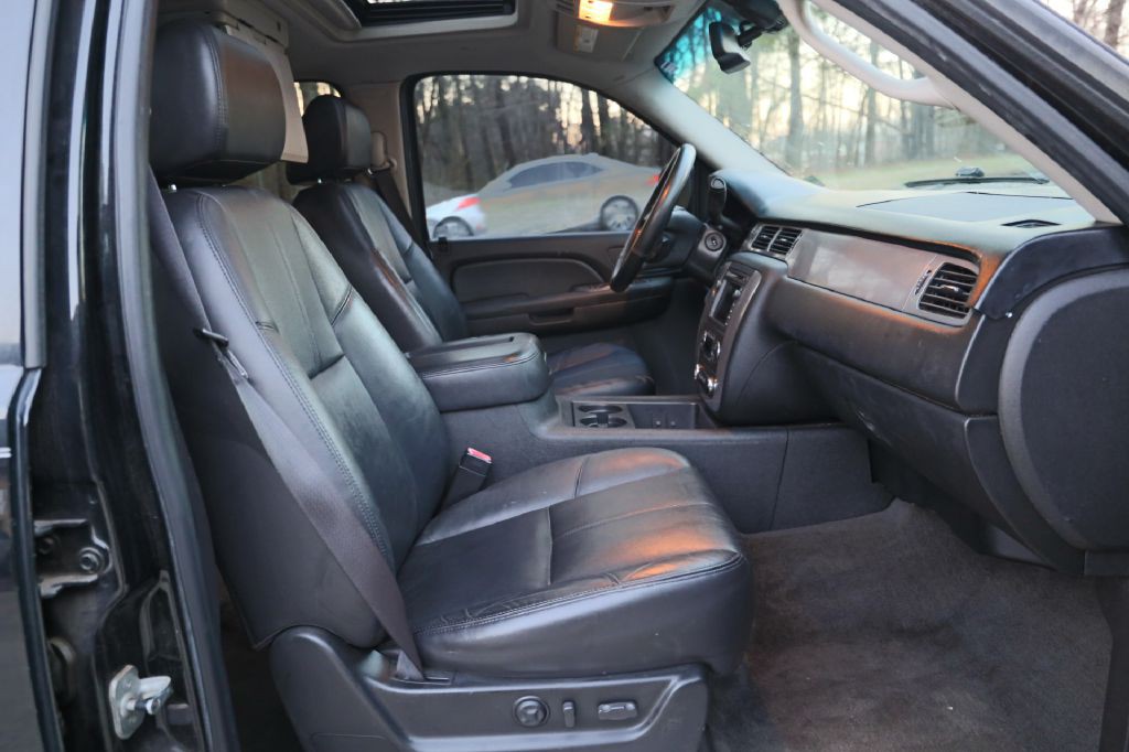 2008 Chevrolet Suburban Image 20