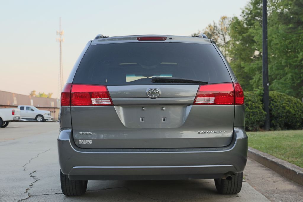 2004 Toyota Sienna Image 4