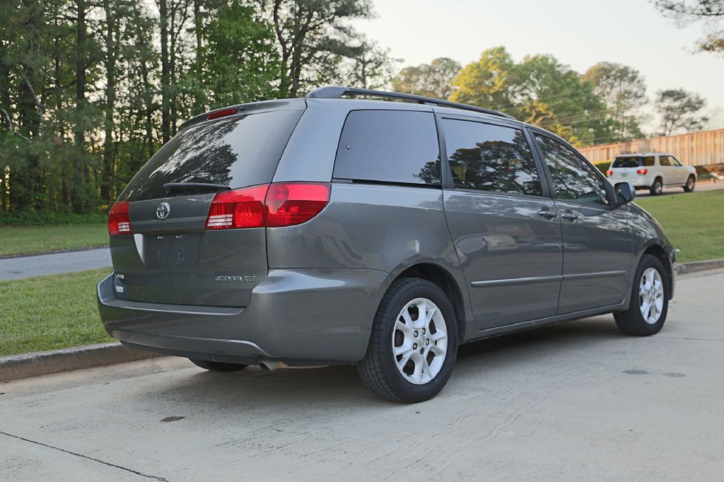 2004 Toyota Sienna Image 6