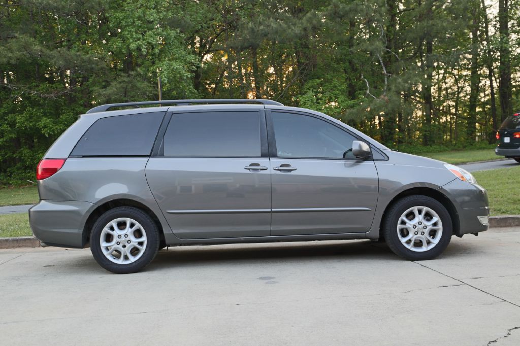 2004 Toyota Sienna Image 7