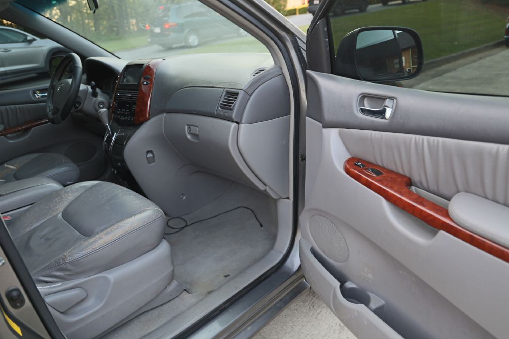 2004 Toyota Sienna Image 18