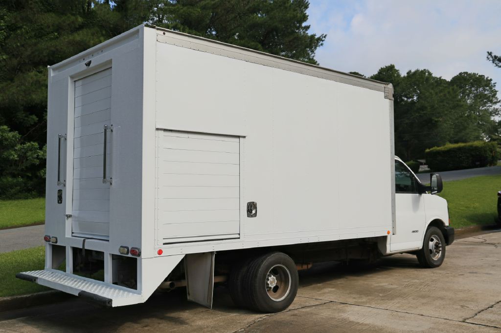 2015 Chevrolet Express Image 7