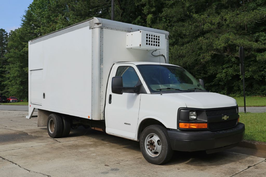 2015 Chevrolet Express Image 9