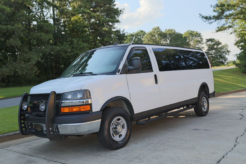 2016 Chevrolet Express Image 1