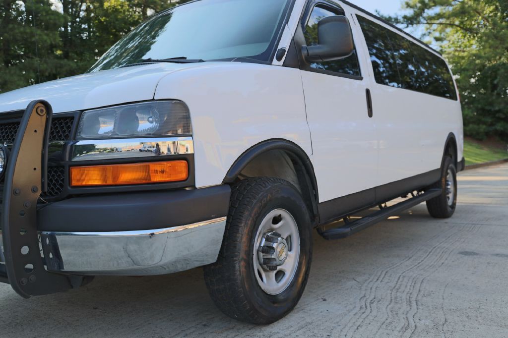 2016 Chevrolet Express Image 6