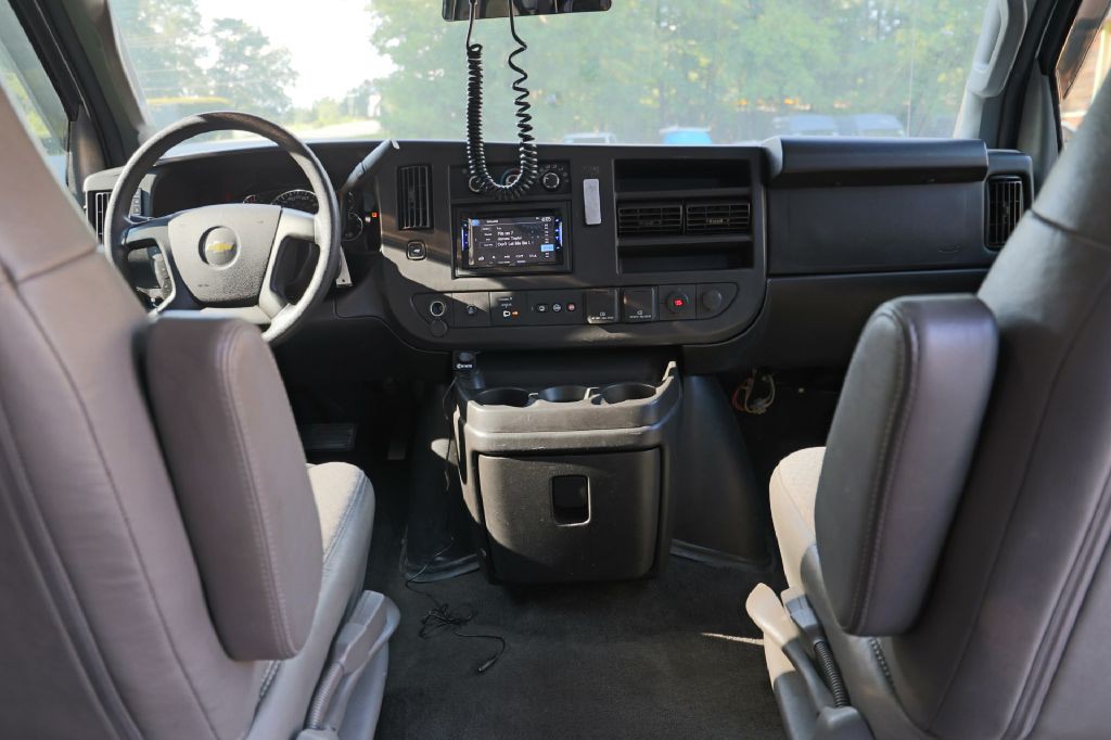 2016 Chevrolet Express Image 19