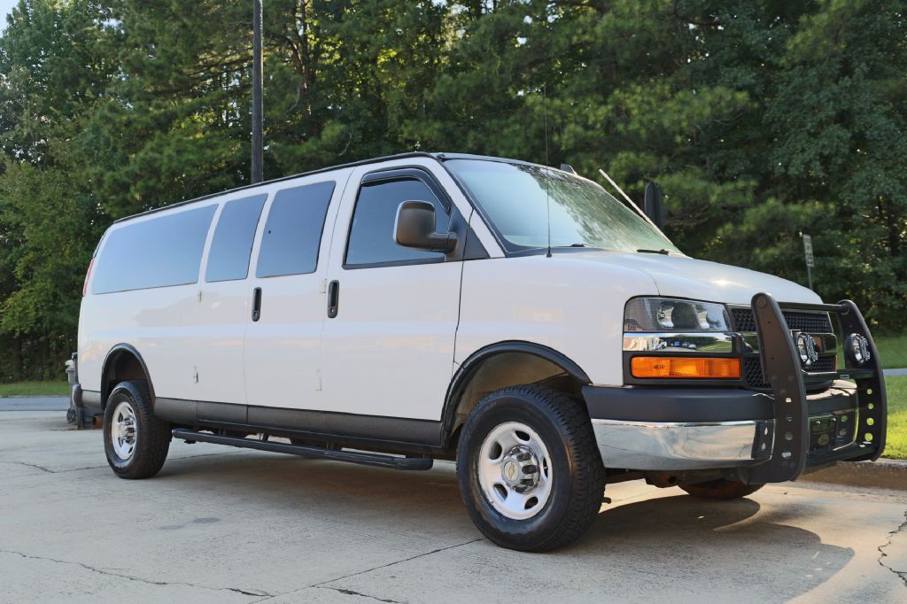 2016 Chevrolet Express Image 9