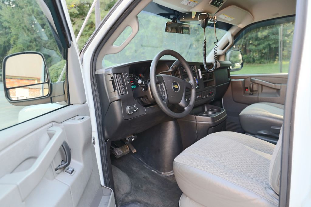 2016 Chevrolet Express Image 11