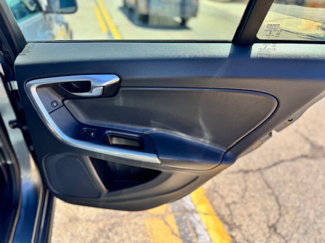 2017 Volvo S60 Image 12