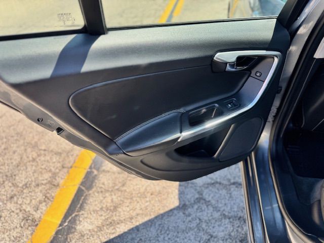 2017 Volvo S60 Image 14