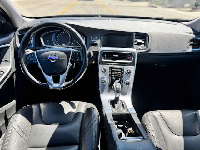 2017 Volvo S60 Image 15