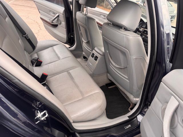 2007 BMW 3 Series Image 12