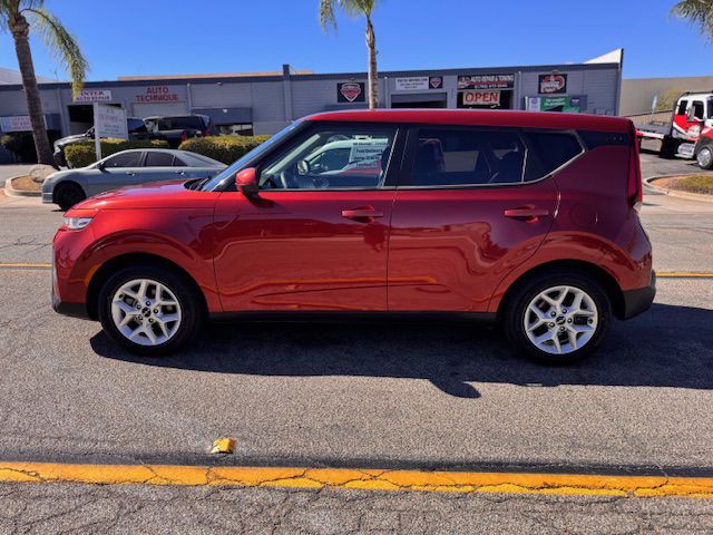 2022 Kia Soul Image 2