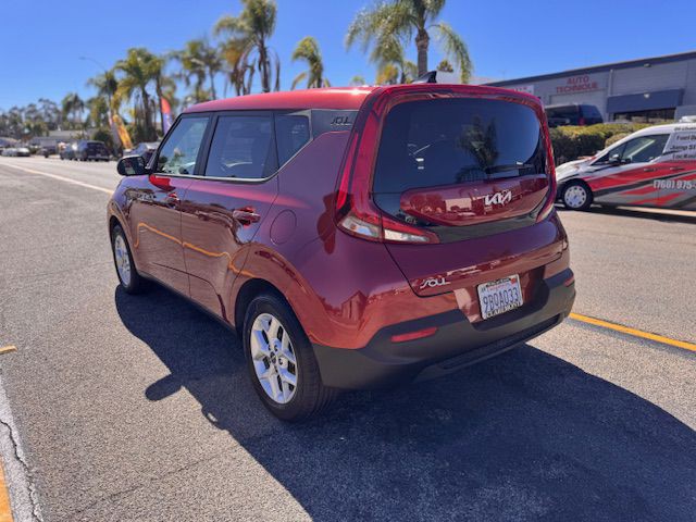 2022 Kia Soul Image 3