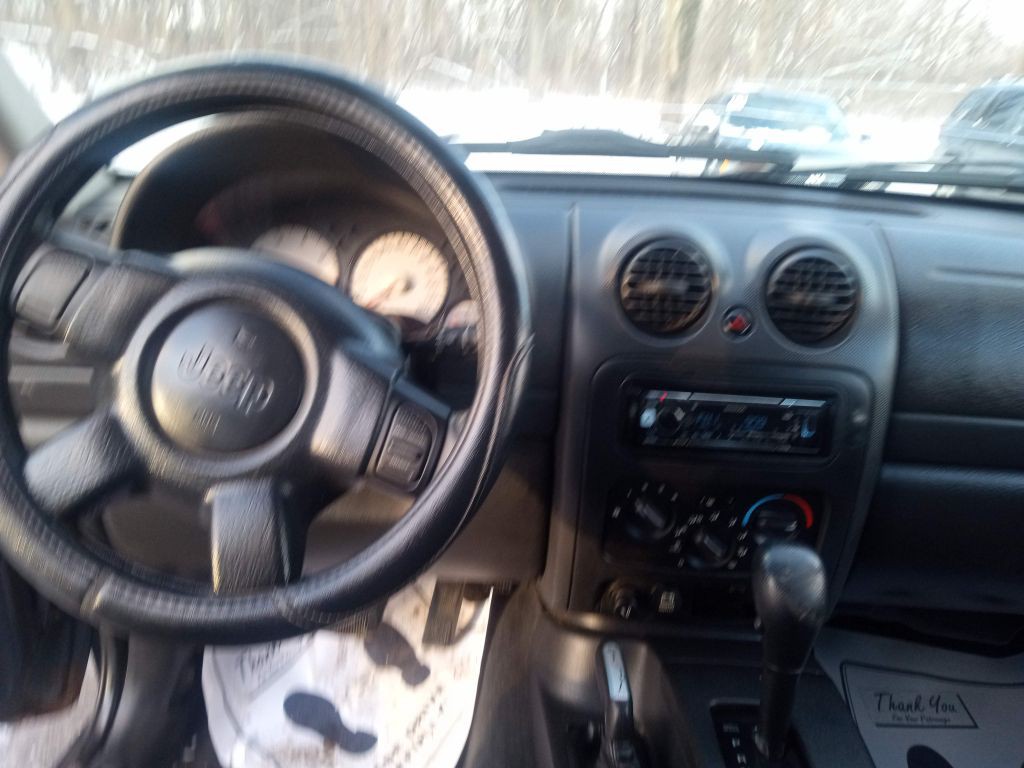 2002 Jeep Liberty Image 9