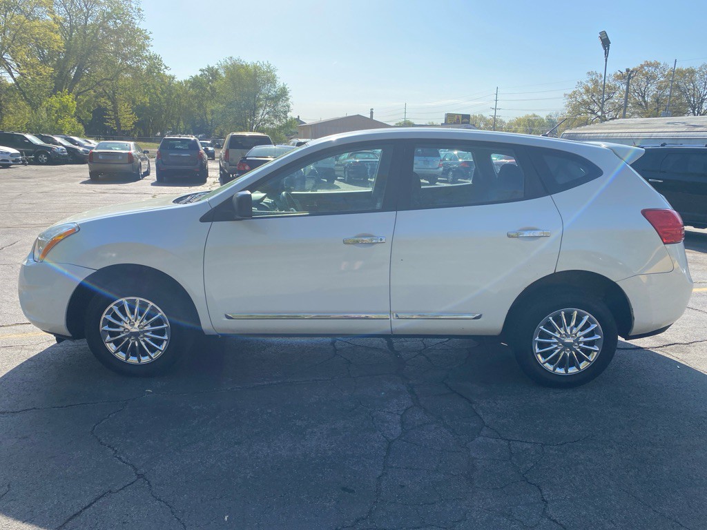 2013 Nissan Rogue Image 2