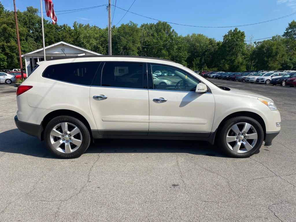 2011 Chevrolet Traverse Image 4
