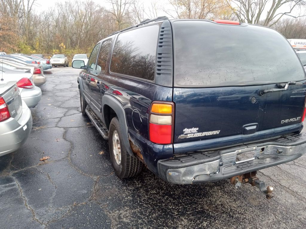 2005 Chevrolet Suburban Image 3