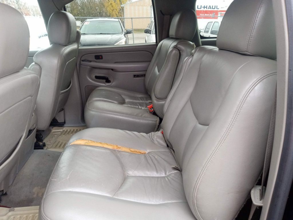 2005 Chevrolet Suburban Image 20