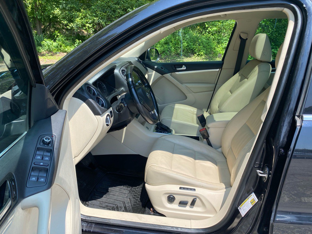 2012 Volkswagen Tiguan Image 8