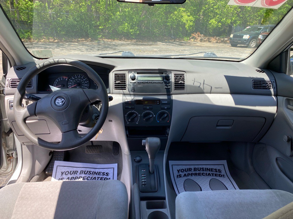 2003 Toyota Corolla Image 8