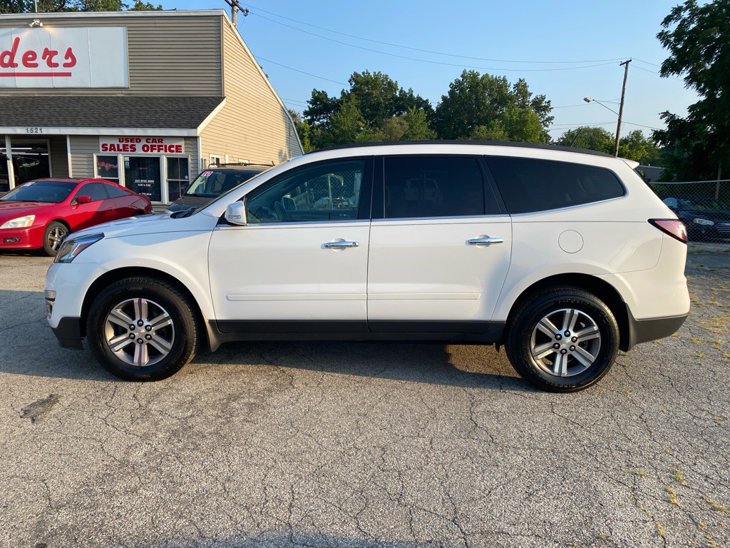 2016 Chevrolet Traverse Image 2