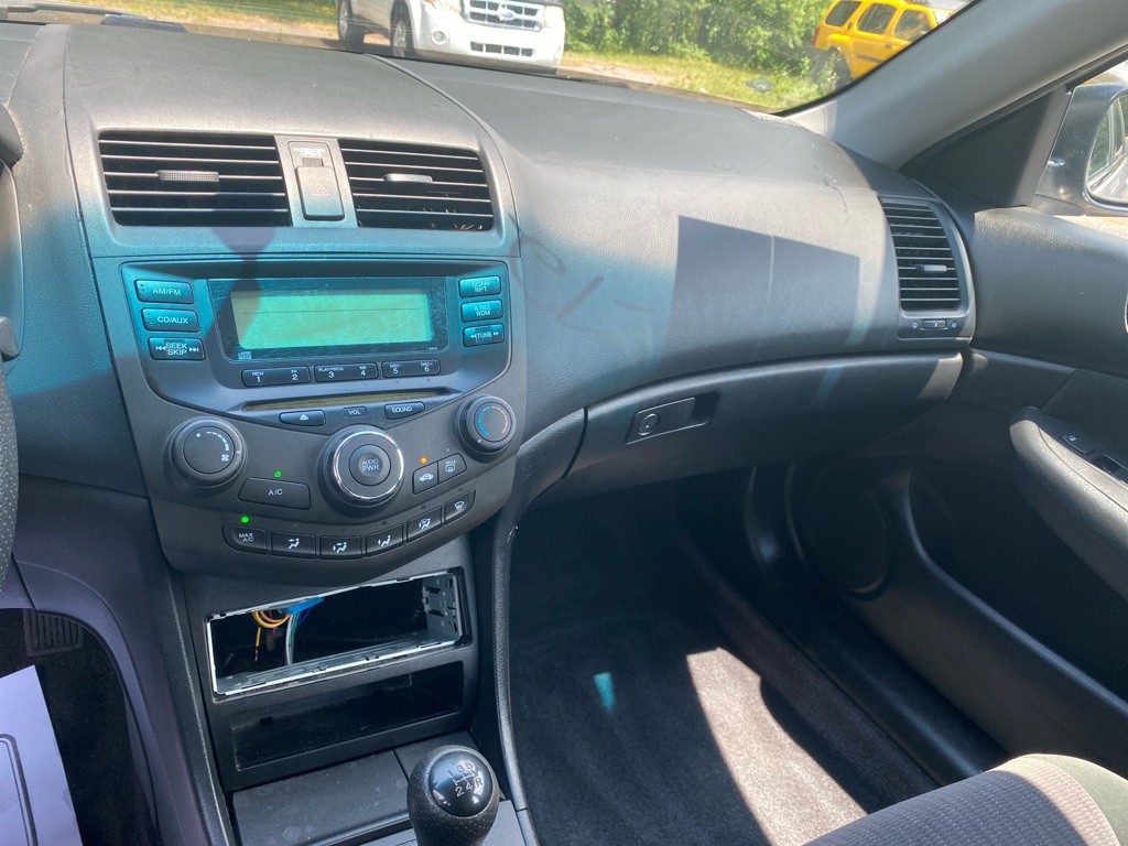 2004 Honda Accord Image 10