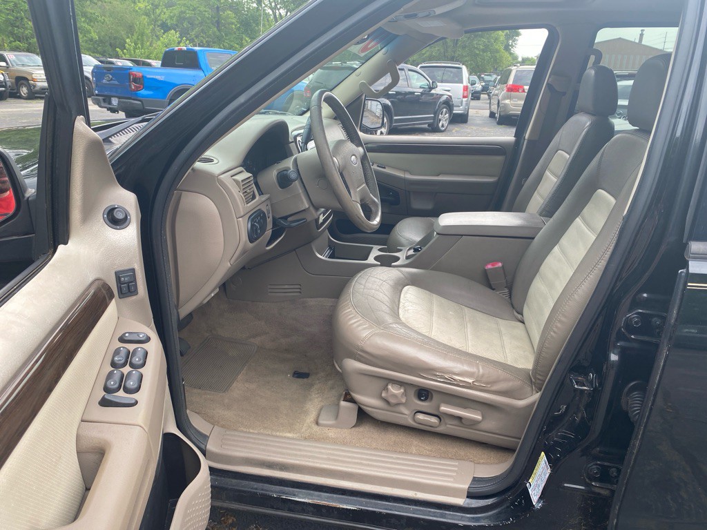 2004 Ford Explorer Image 8