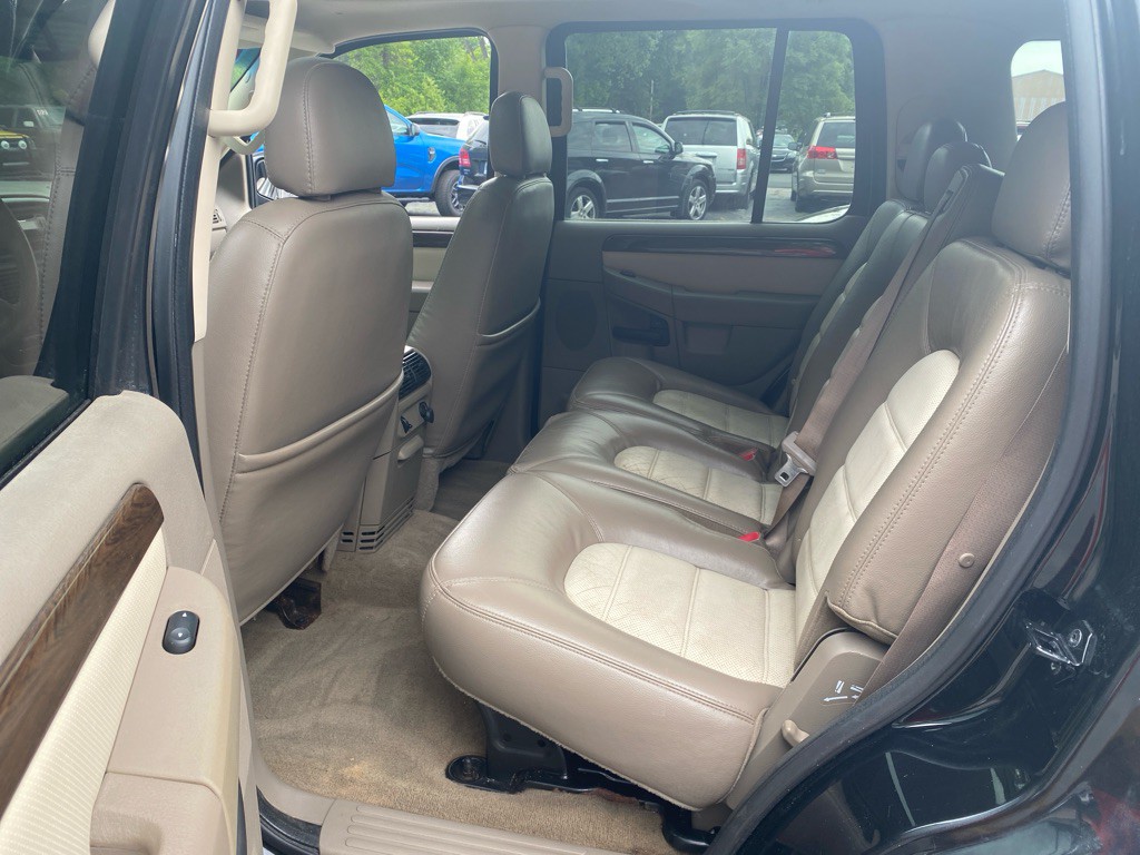 2004 Ford Explorer Image 9