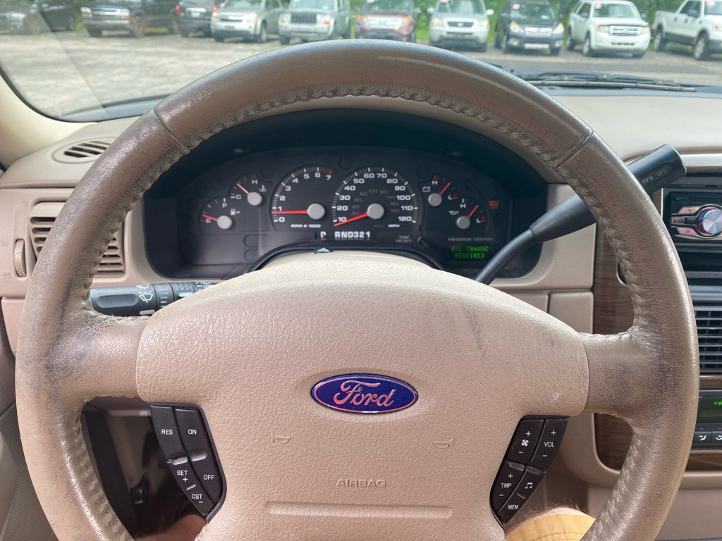 2004 Ford Explorer Image 13